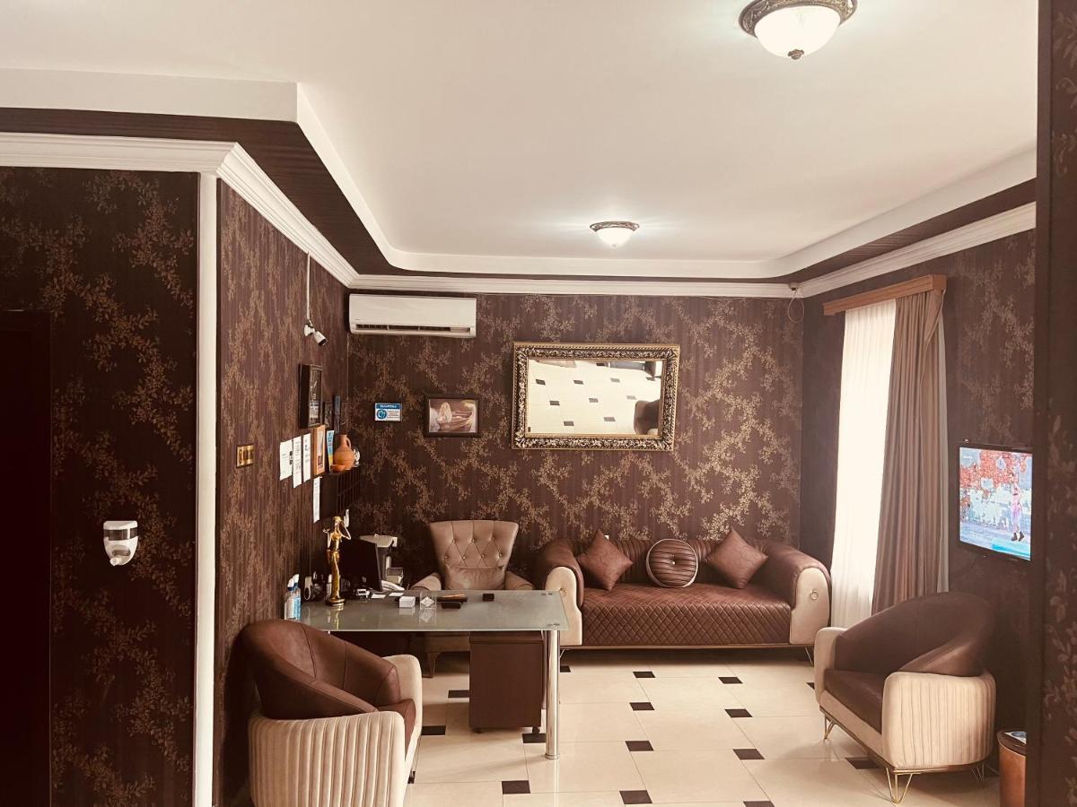 Отель Rich Тбилиси Экстерьер фото